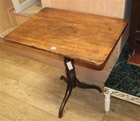 An early 19th century mahogany tripod table W.74cm